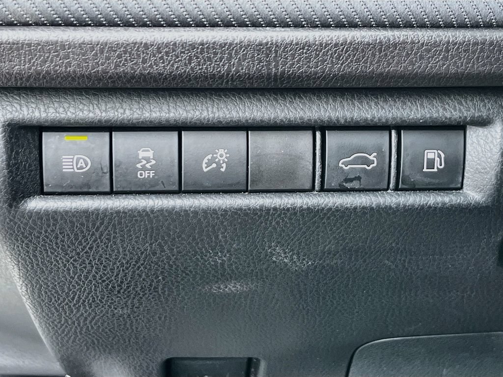 Used 2025 Toyota Camry SE FWD image 20