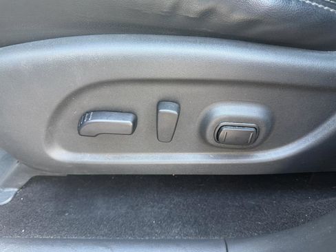 Used 2018 Nissan Pathfinder SL w/ SL Premium Package FWD image 18