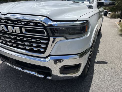 Used 2025 RAM 1500 Limited AWD/4WD image 9