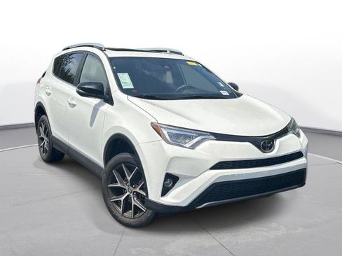 Used 2018 Toyota RAV4 SE w/ Power Extra Value Package FWD image 4