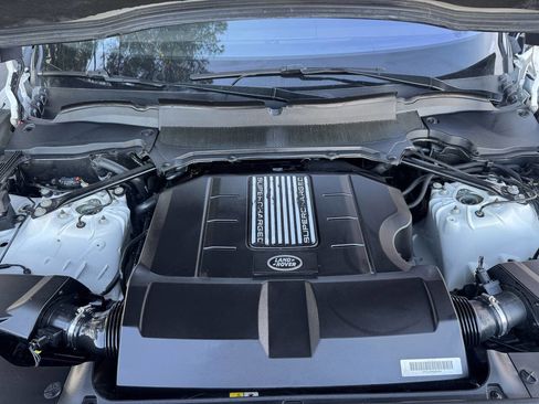 Used 2018 Land Rover Discovery HSE image 34