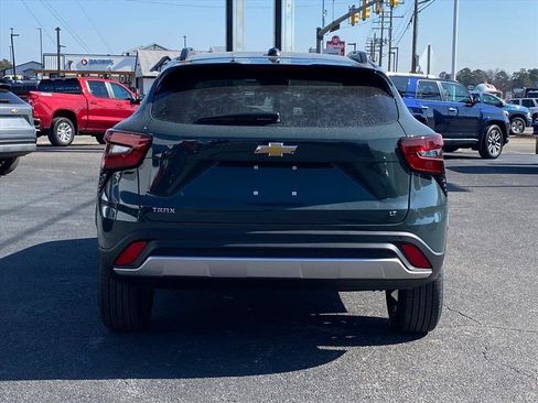 New 2026 Chevrolet Trax LT w/ Driver Confidence Package FWD image 4