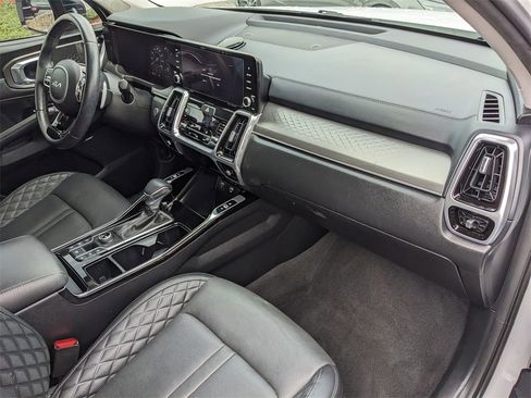 Certified 2023 Kia Sorento SX image 14