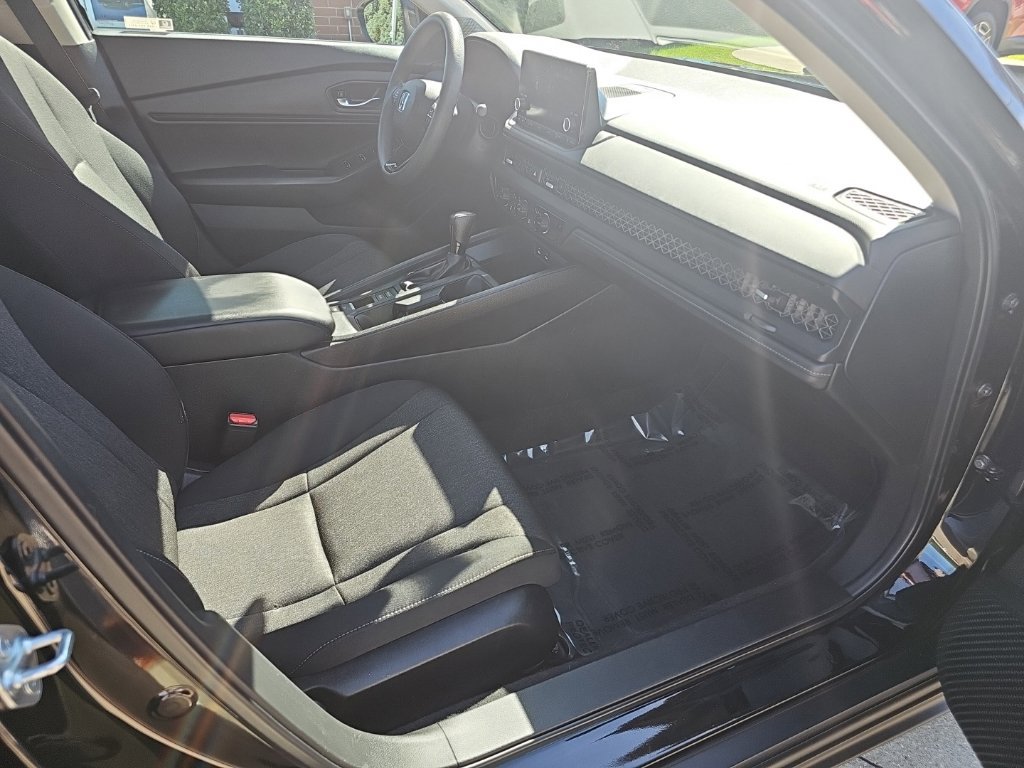 Used 2023 Honda Accord EX image 29