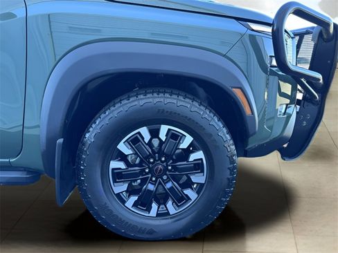 Used 2022 Nissan Frontier PRO-4X image 41