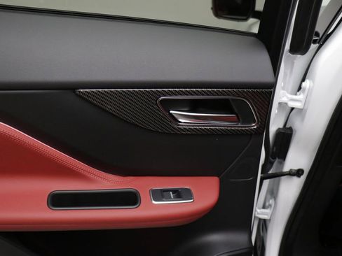 Used 2020 Jaguar F-PACE SVR image 12