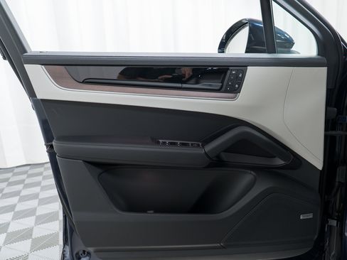 New 2026 Porsche Cayenne Coupe image 14