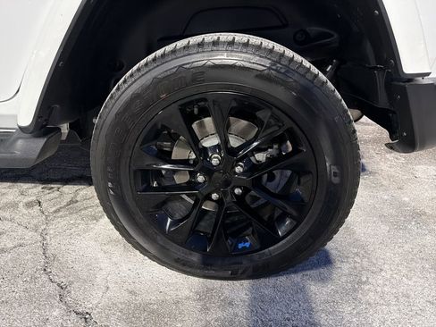 Used 2022 Jeep Wrangler Unlimited Sahara w/ Cold Weather Group image 32