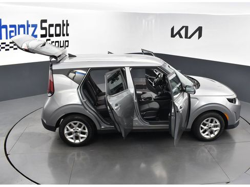 Certified 2023 Kia Soul LX w/ LX Technology Package image 40