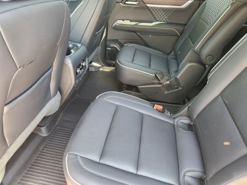 Used 2025 GMC Acadia Denali w/ LPO, Floor Liner Package FWD image 12
