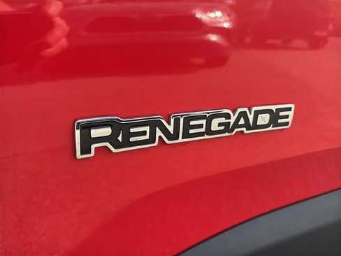 Used 2023 Jeep Renegade Latitude AWD/4WD image 13