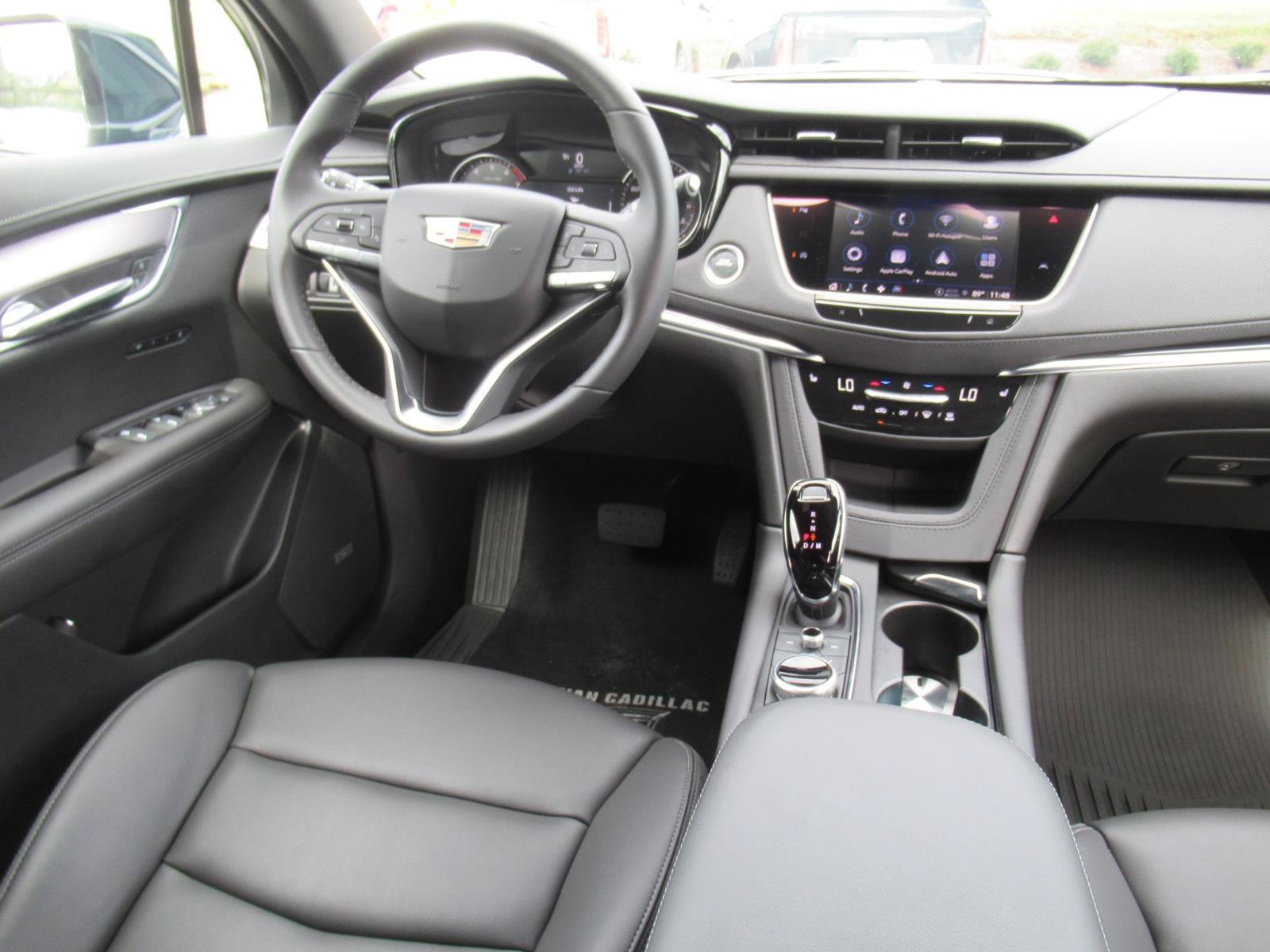 Used 2025 Cadillac XT6 Luxury FWD image 14