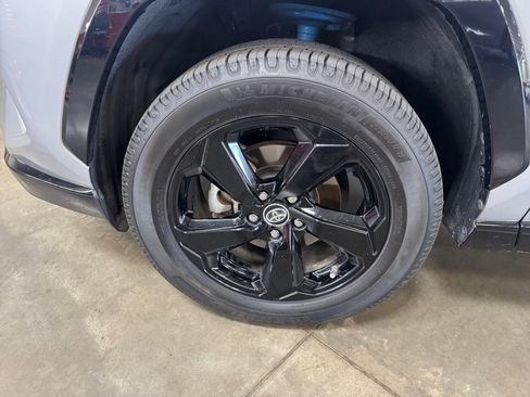 Used 2019 Toyota RAV4 XSE w/ XSE Weather Package AWD/4WD image 26