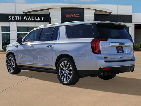 Used 2022 GMC Yukon XL Denali w/ Denali Ultimate Package image 5