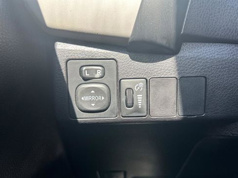 Used 2017 Toyota Corolla LE w/ Body Protection Package FWD image 16