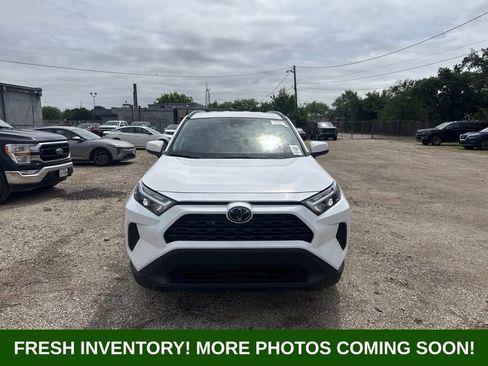 Used 2024 Toyota RAV4 XLE FWD image 7