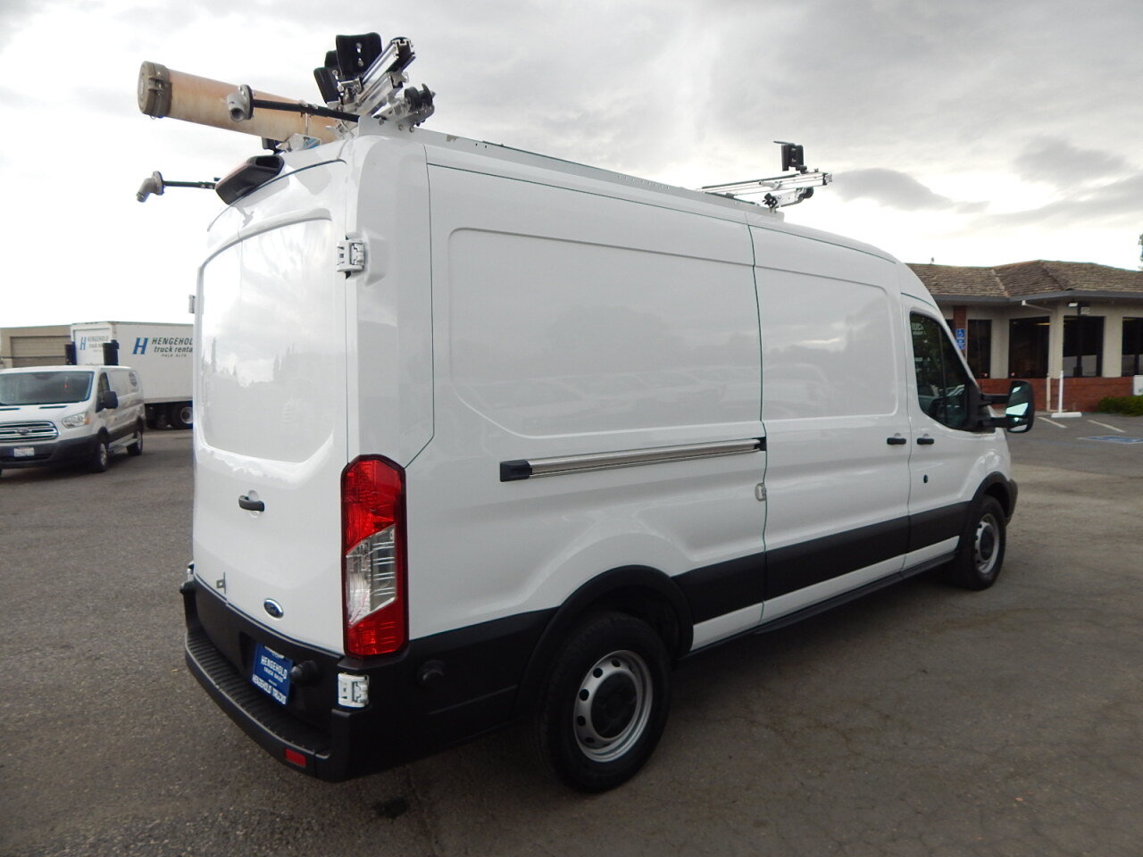 Used 2018 Ford Transit 250 148 Medium Roof RWD image 8