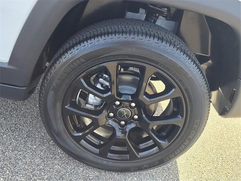 New 2026 Jeep Compass Latitude image 7