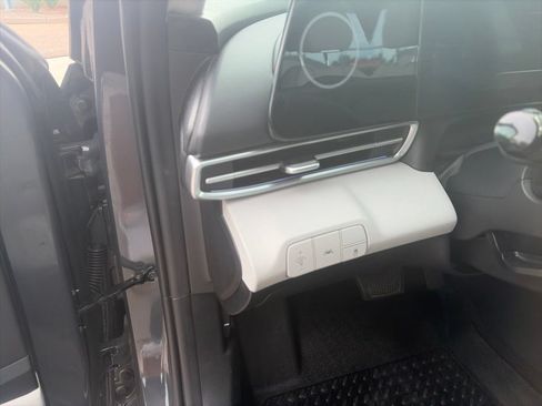Used 2023 Hyundai Elantra Limited FWD image 22