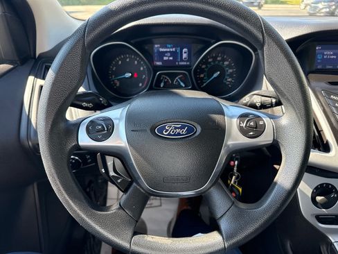 Used 2014 Ford Focus SE FWD image 19
