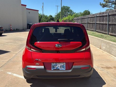 Used 2021 Kia Soul LX FWD image 11