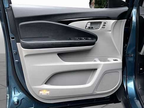 Used 2019 Honda Pilot Touring image 22