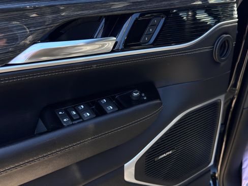 Used 2022 Jeep Wagoneer Series II image 14