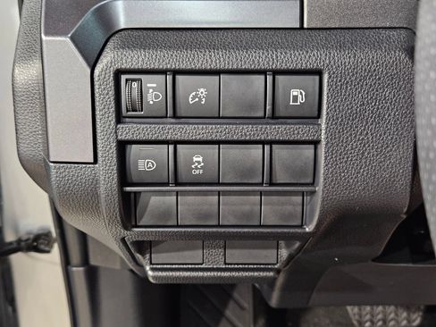 Used 2025 Toyota 4Runner SR5 AWD/4WD image 25