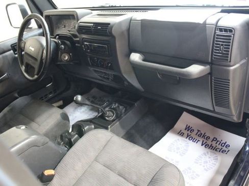 Used 2005 Jeep Wrangler Rubicon w/ Security Group image 13