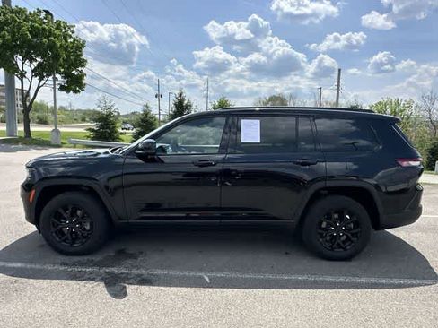 Used 2024 Jeep Grand Cherokee L Altitude AWD/4WD image 2