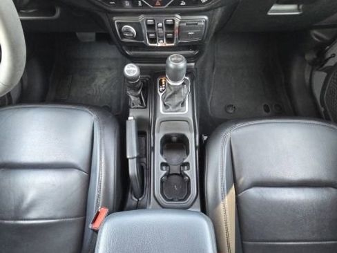 Used 2023 Jeep Wrangler Altitude image 34