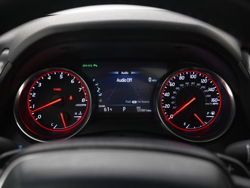 Used 2018 Toyota Camry XSE image 23