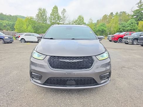 Used 2021 Chrysler Pacifica Touring w/ Cold Weather Group AWD/4WD image 2