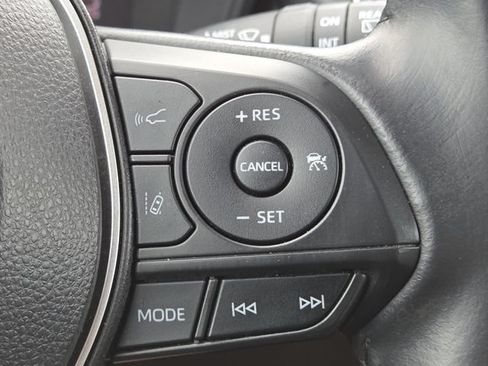 Used 2022 Toyota Corolla Cross LE AWD/4WD image 30