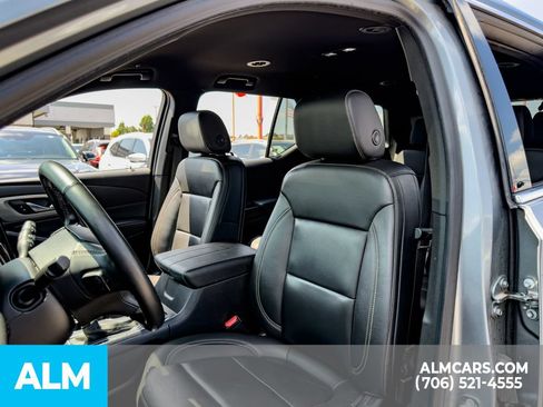 Used 2023 Chevrolet Traverse LT FWD image 6