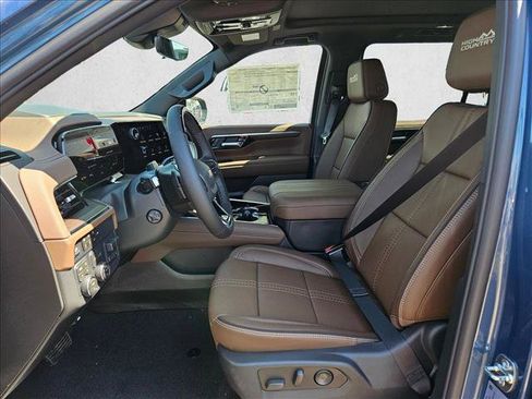 New 2026 Chevrolet Suburban High Country AWD/4WD image 4