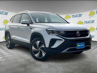Certified 2023 Volkswagen Taos SE w/ Panoramic Sunroof Package