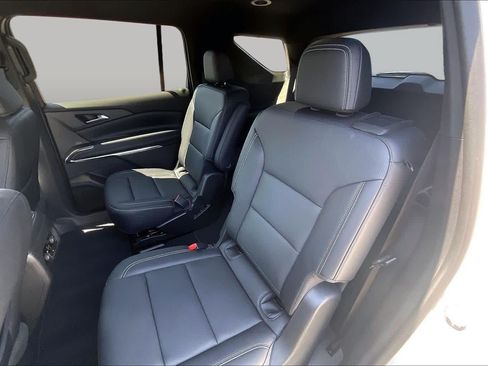 Used 2026 Chevrolet Traverse LT FWD image 19