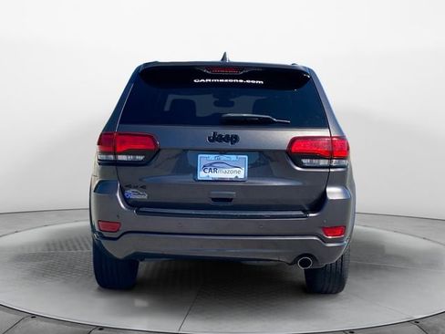 Used 2018 Jeep Grand Cherokee Altitude image 4