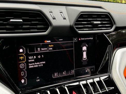 Used 2023 Lamborghini Urus S image 13