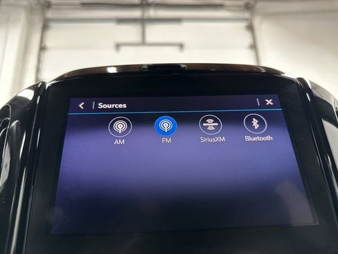 Used 2023 Chevrolet Traverse RS image 32