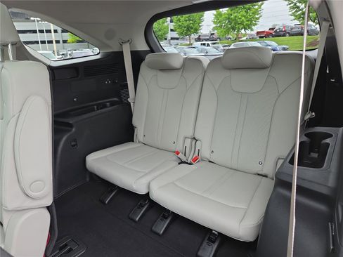 Certified 2023 Kia Sorento SX Prestige w/ Panoramic Sunroof Package AWD/4WD image 25