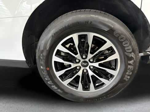 Used 2025 Ford Expedition Max Platinum AWD/4WD image 39