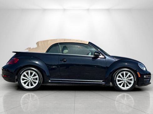 Used 2018 Volkswagen Beetle 2.0T S w/ Style & Comfort Package FWD image 2