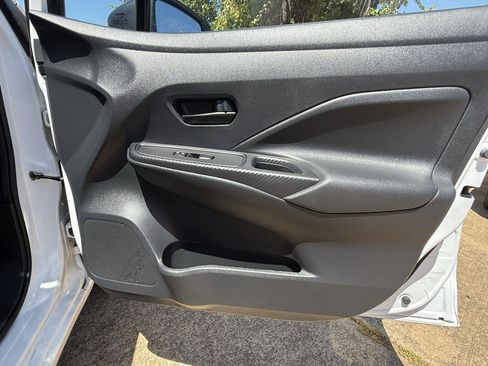 Used 2024 Nissan Versa S FWD image 44