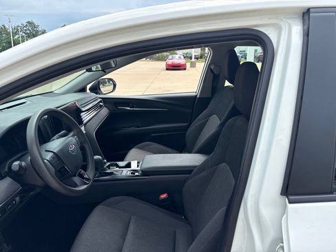 Used 2025 Toyota Camry LE FWD image 12