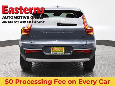 Used 2021 Volvo XC40 T4 Inscription FWD image 6