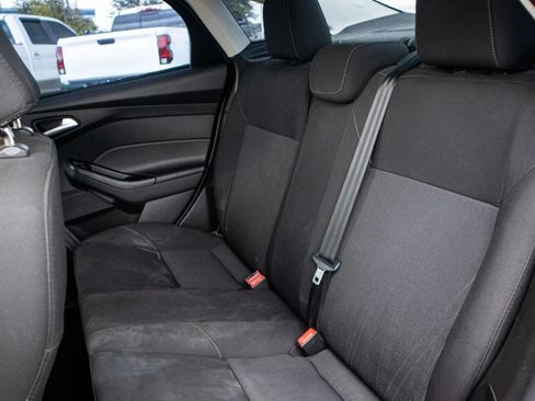 Used 2017 Ford Focus SE FWD image 17