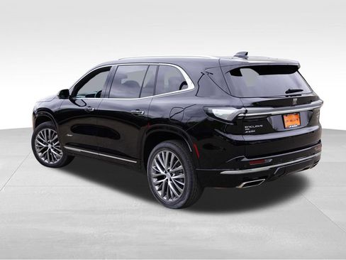 Used 2025 Buick Enclave Avenir AWD/4WD image 7