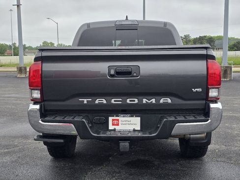 Certified 2019 Toyota Tacoma TRD Off-Road AWD/4WD image 16
